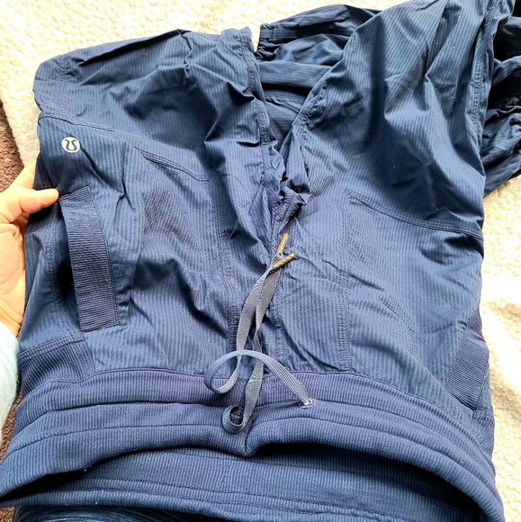 Lululemon joggers size 2 - Picture 5 of 6